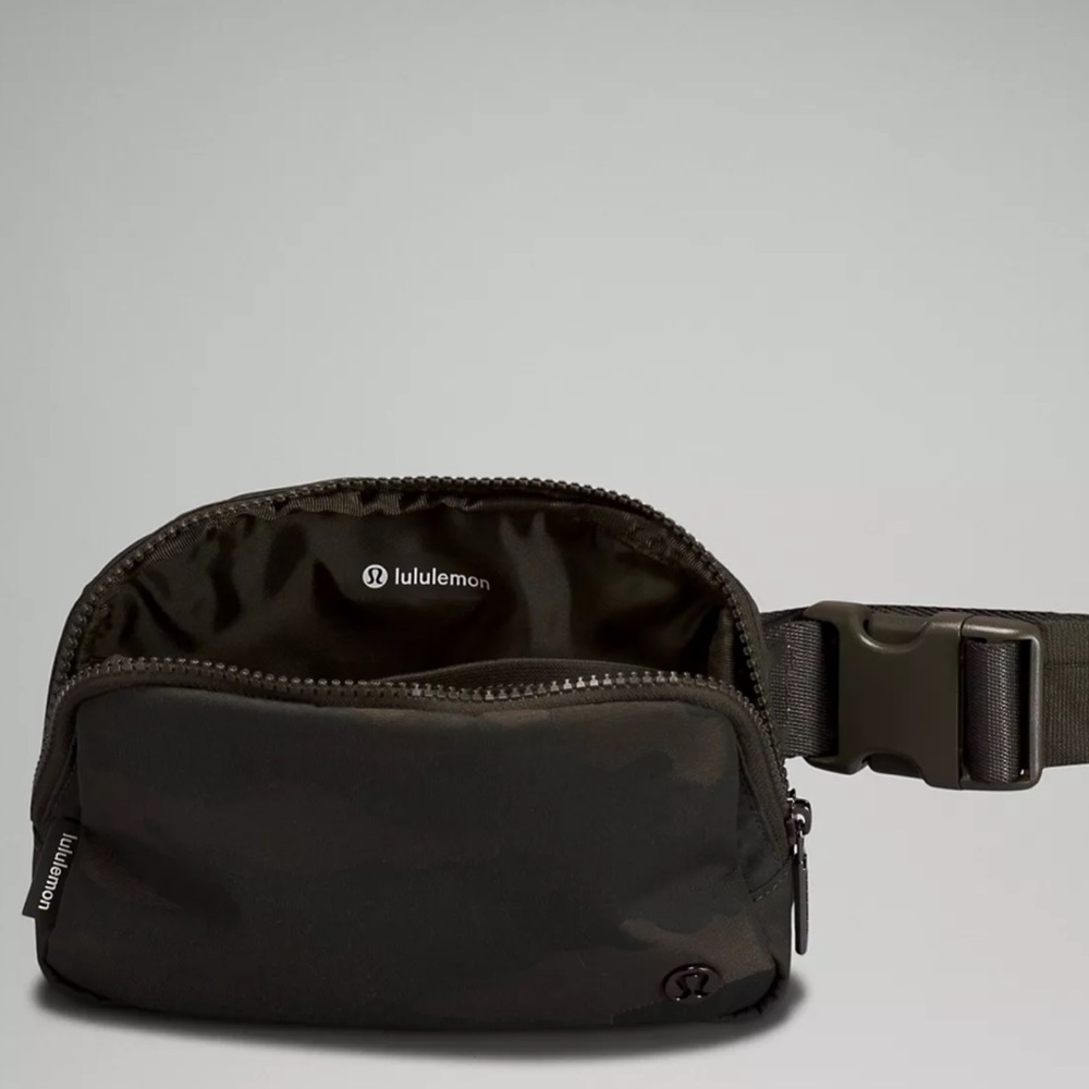 Lululemon Everywhere Belt Bag Camo Crossbody Sling Bag Nwt - Picture 2 of 6